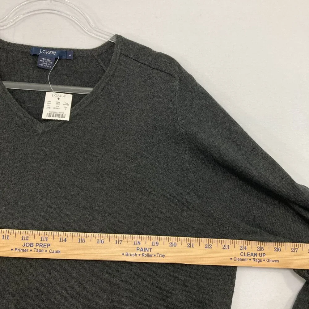 New J.‎ Crew Men's size Large Gray V neck Wool Blend Soft Cozy Sweater Preppy